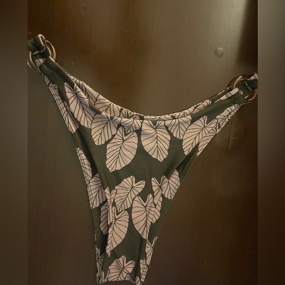 Benoa Hanalei Bikini - Picture 3 of 4